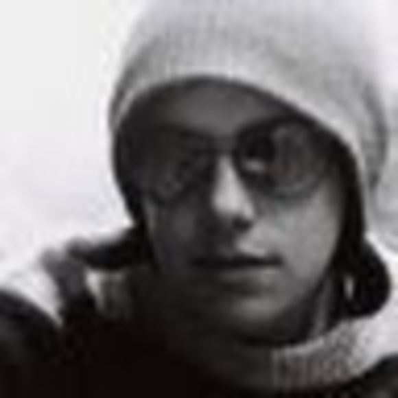 Meet your Posher, Sarah - Picture 1 of 1